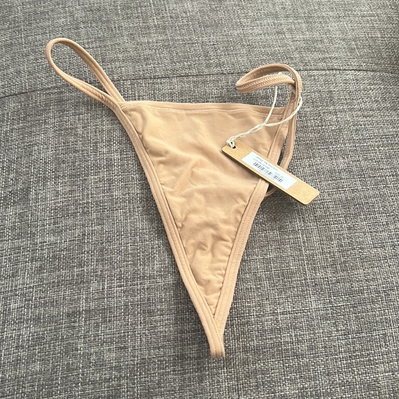 Skims Fit Everybody T String Thong - Picture 9 of 11